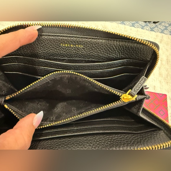 Tory Burch Britten Black Pebbled Leather Continental Wallet - Picture 7 of 10